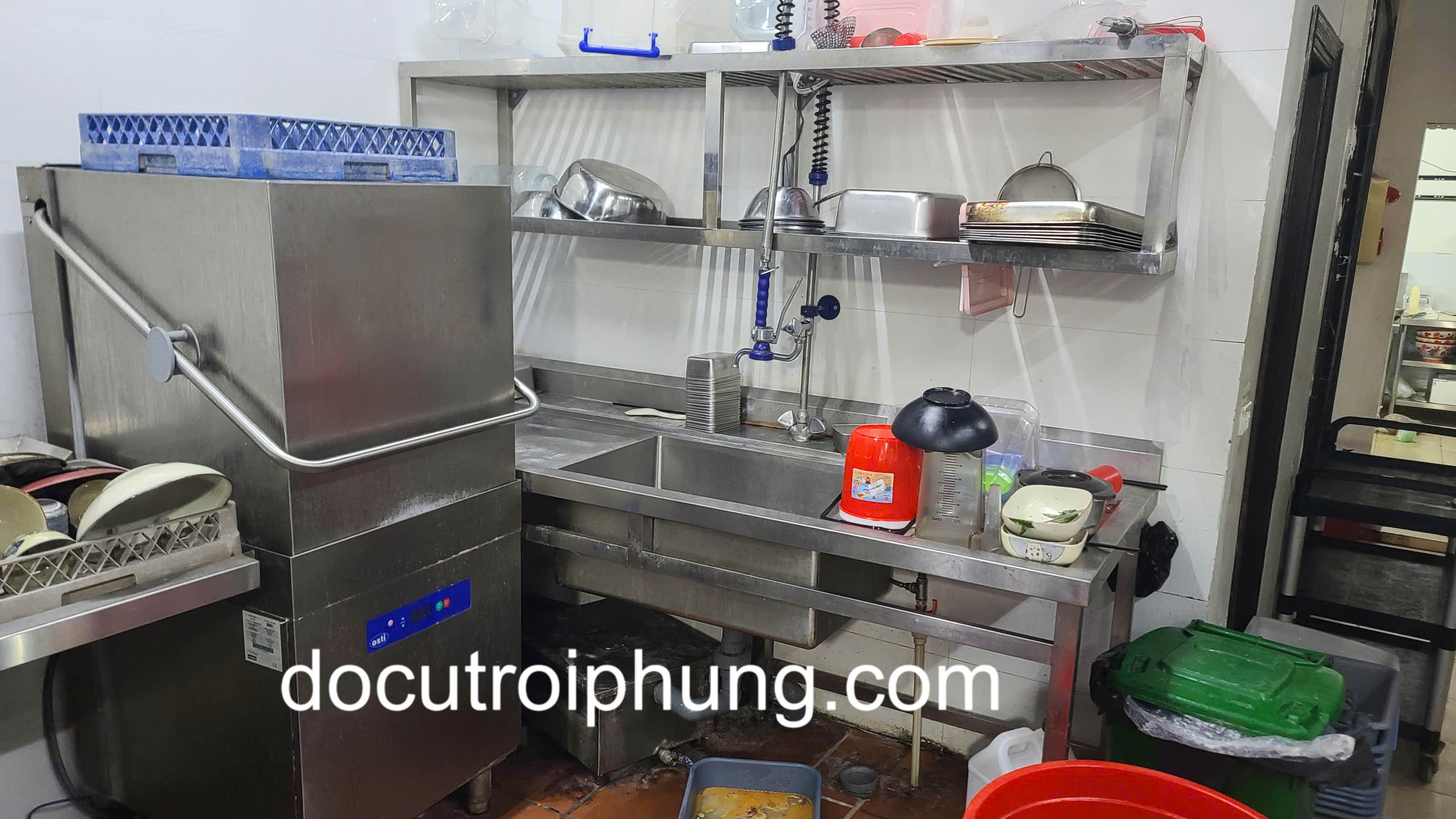 Máy rửa bát công nghiệp